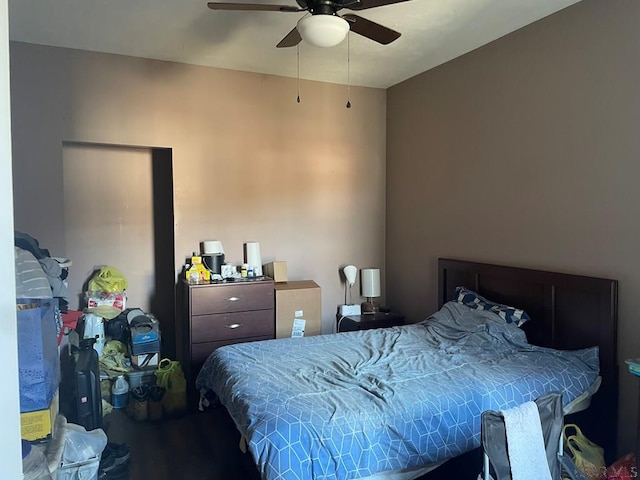 bedroom with a ceiling fan