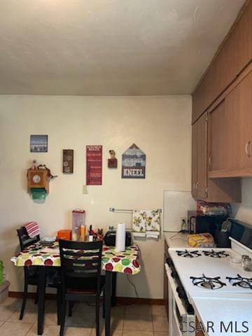 426 Decker Ave, Johnstown, PA 15906 - photo 4
