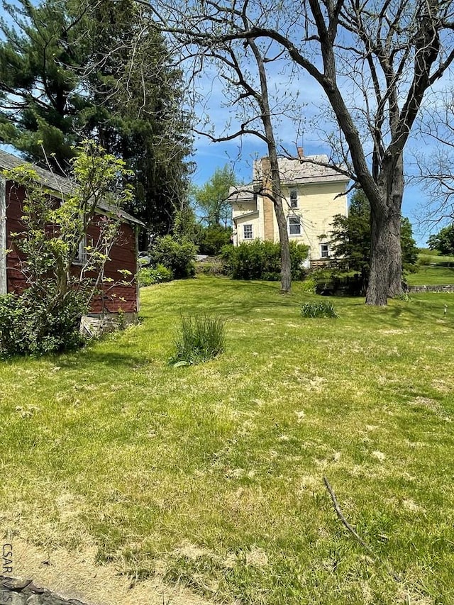 424 W Main St, Stoystown, PA 15563 - view of green lawn