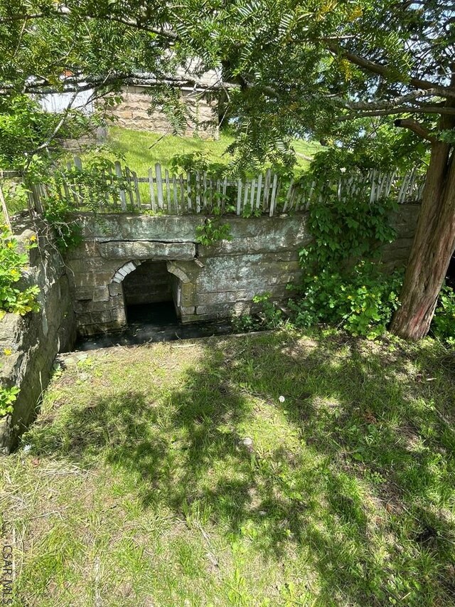 424 W Main St, Stoystown, PA 15563 - view of yard