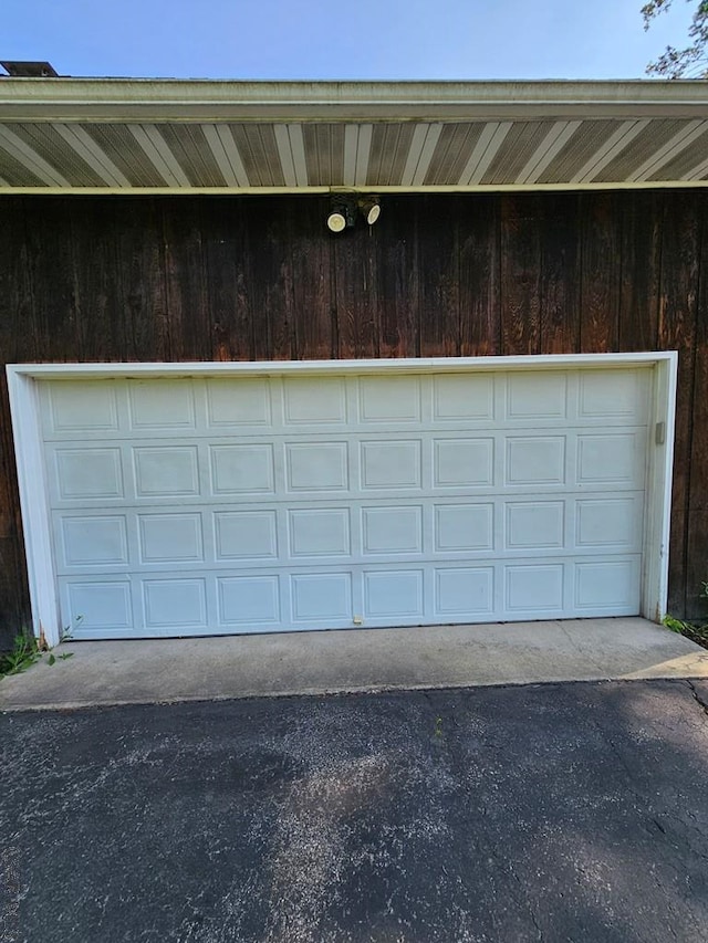 1827 Saylor School Rd, Boswell, PA 15531 - view of garage