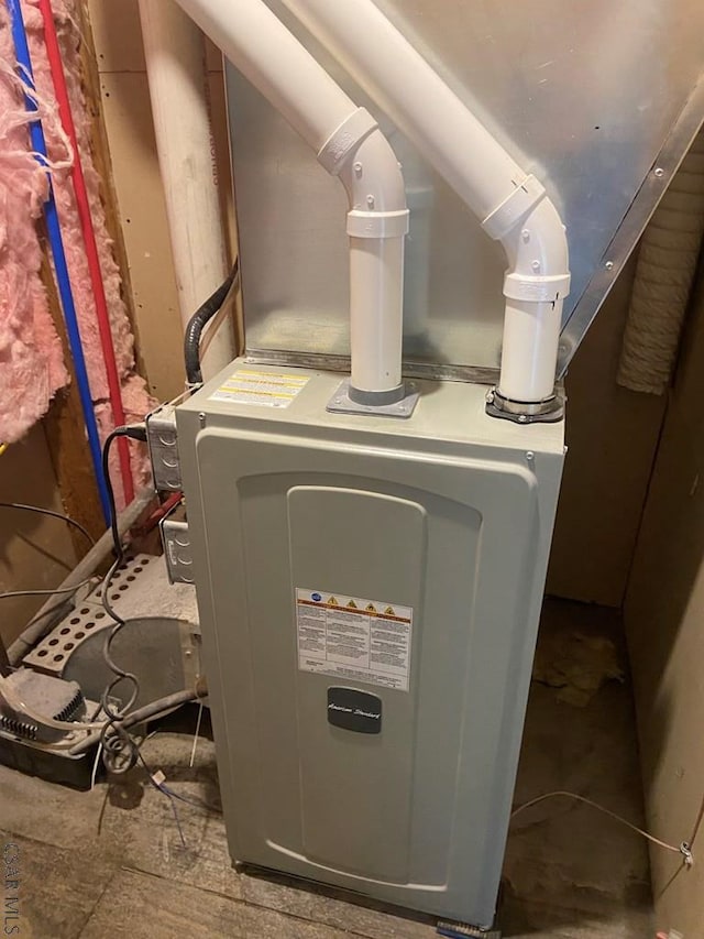 909 Snake Rd, Ebensburg, PA 15931 - utility room with heating unit