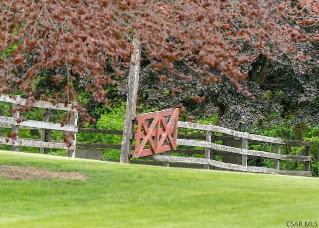 exterior space featuring a lawn