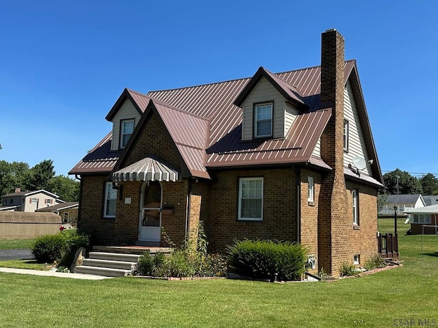 view of front facade featuring a front lawn