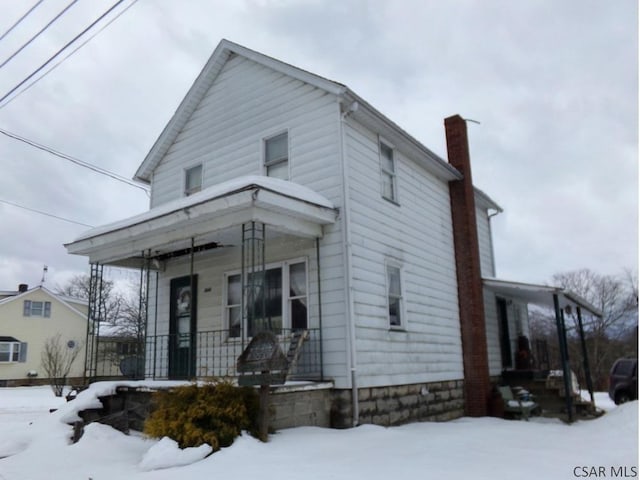 view of front facade with a porch