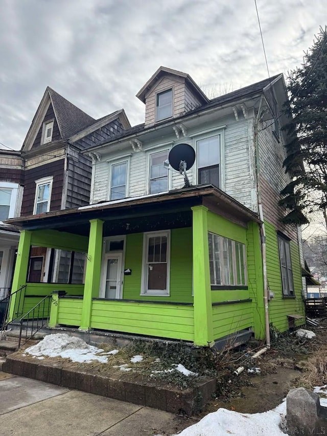 view of front of property with covered porch