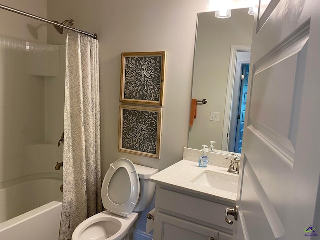 full bathroom featuring shower / bathtub combination with curtain, toilet, and oversized vanity