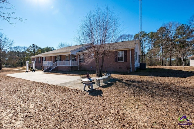 single story home featuring a porch