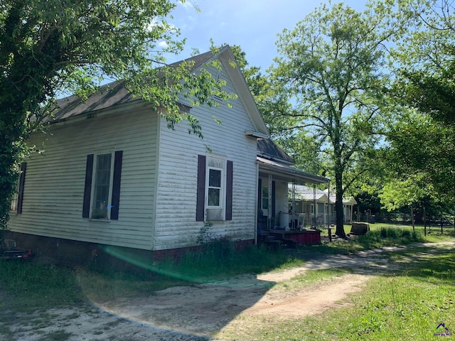 view of home's exterior