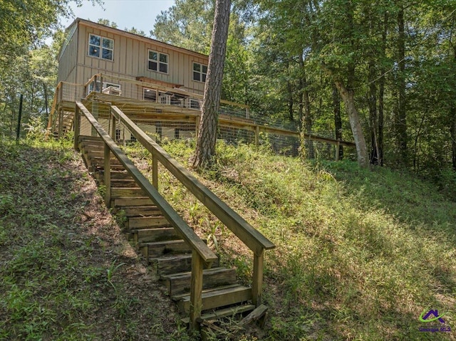 311 Riverside Dr, Hawkinsville, GA 31036 - view of property's community featuring stairway