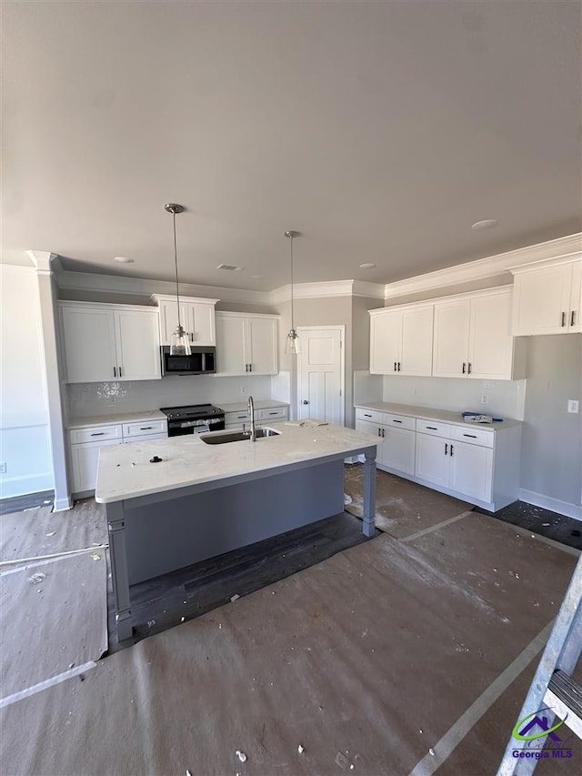 kitchen with white cabinetry, electric stove, a kitchen island with sink, decorative light fixtures, and sink