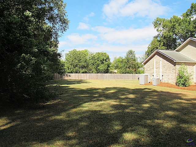 view of yard with cooling unit