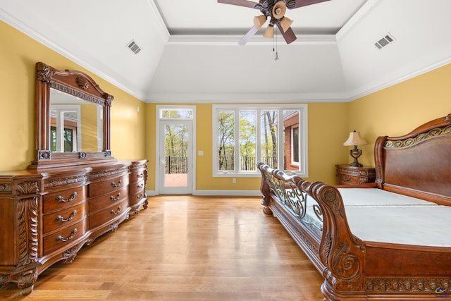 bedroom featuring vaulted ceiling, light hardwood / wood-style floors, access to outside, ornamental molding, and ceiling fan