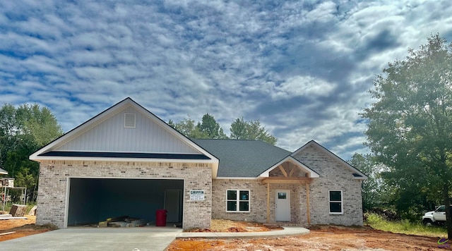 view of front of property featuring a garage