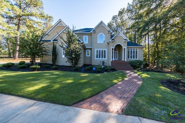 view of front of property with a front yard