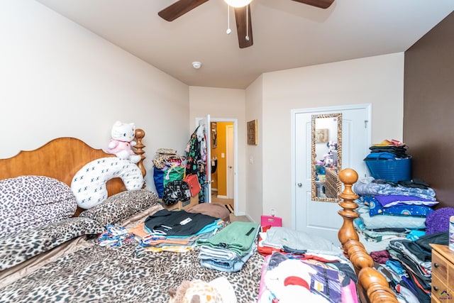 bedroom featuring ceiling fan