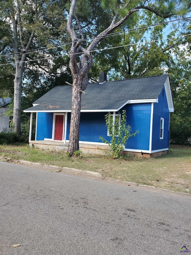 ranch-style home featuring cooling unit