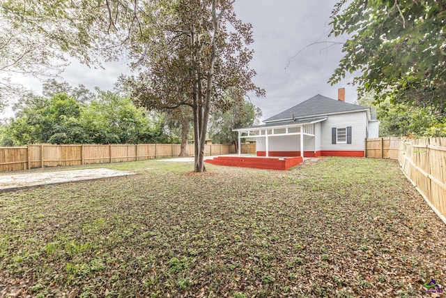 view of yard featuring a patio area