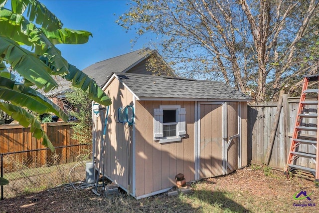 view of outbuilding