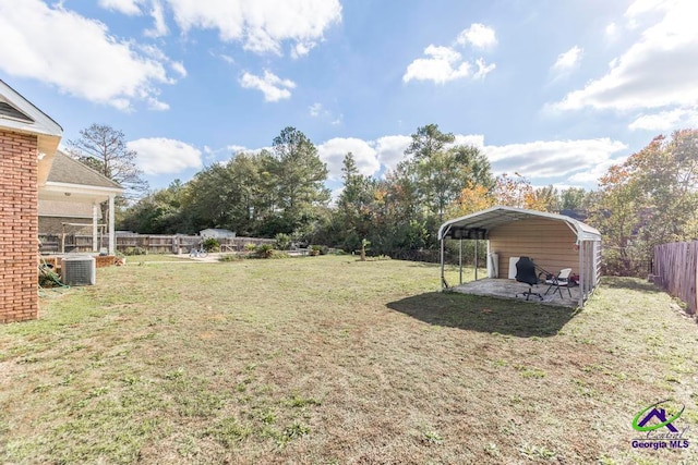 view of yard featuring a carport