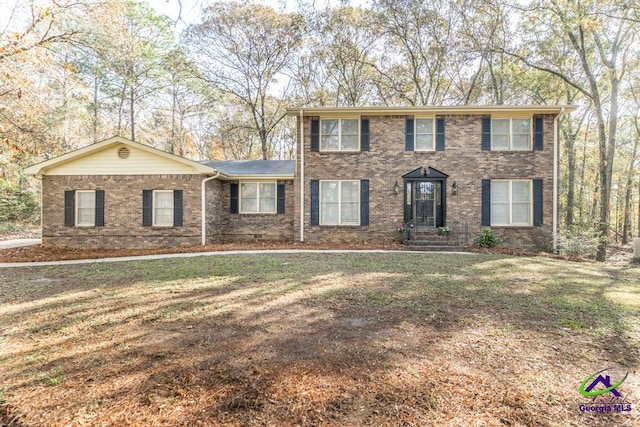 view of front of home featuring a front lawn