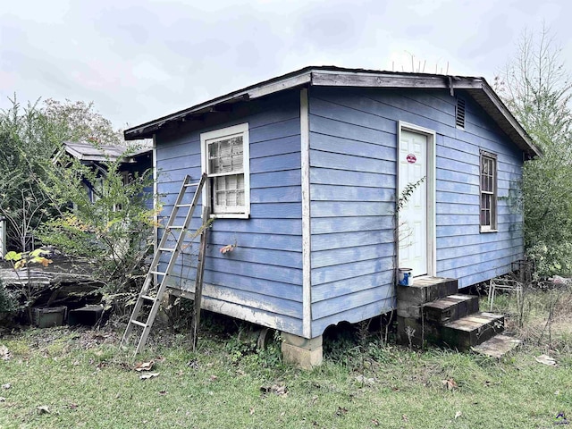 view of home's exterior