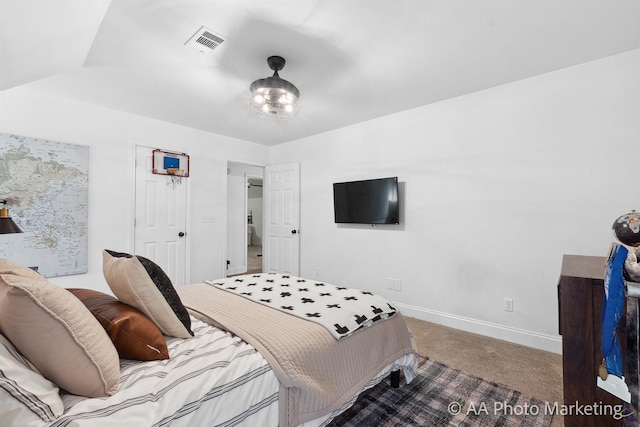 bedroom featuring carpet flooring