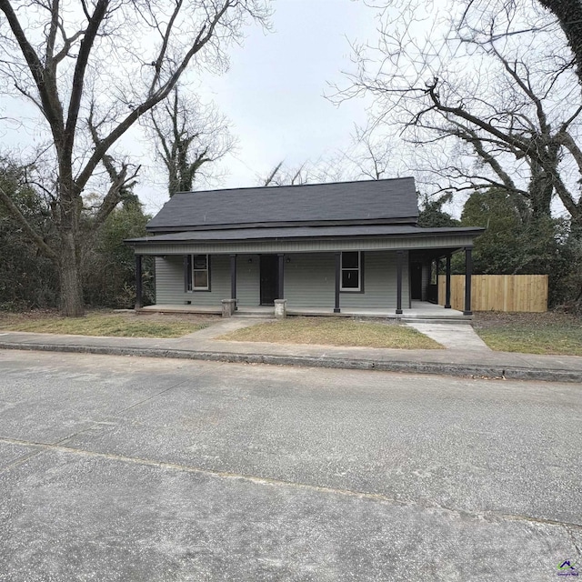 view of front facade with covered porch