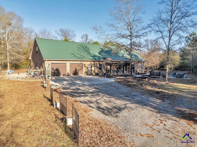 view of front of house featuring a garage