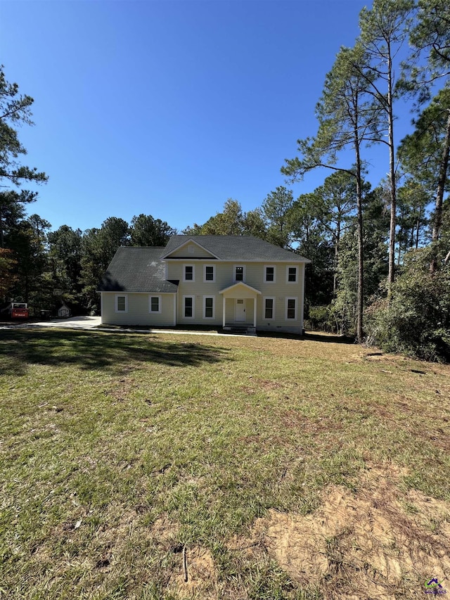 view of front of house featuring a front yard