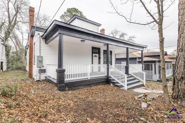 view of front facade with a porch