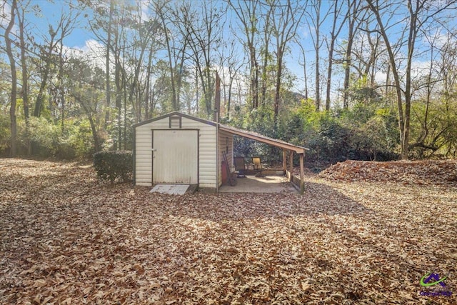 view of outbuilding