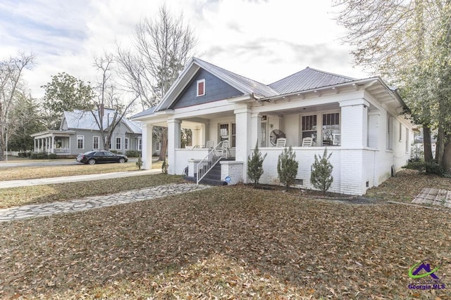 view of front of home with covered porch