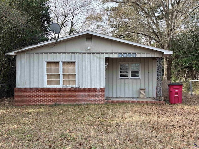 view of home's exterior