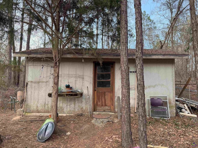 view of outbuilding