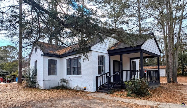 view of front facade with covered porch