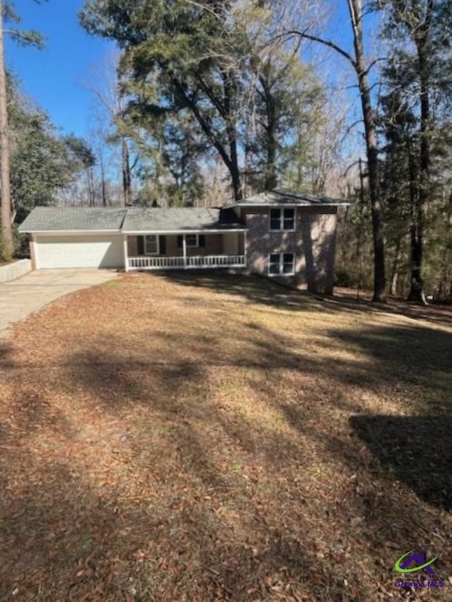 view of front of house featuring a garage