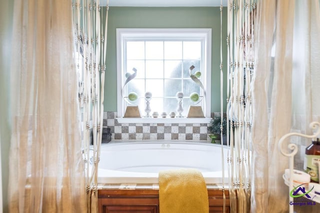 306 Lovorn Cir, Warner Robins, GA 31088 - full bath with healthy amount of natural light and a bath