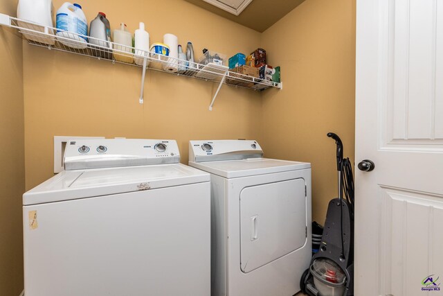 105 Reflection Dr, Bonaire, GA 31005 - laundry area featuring washing machine and dryer