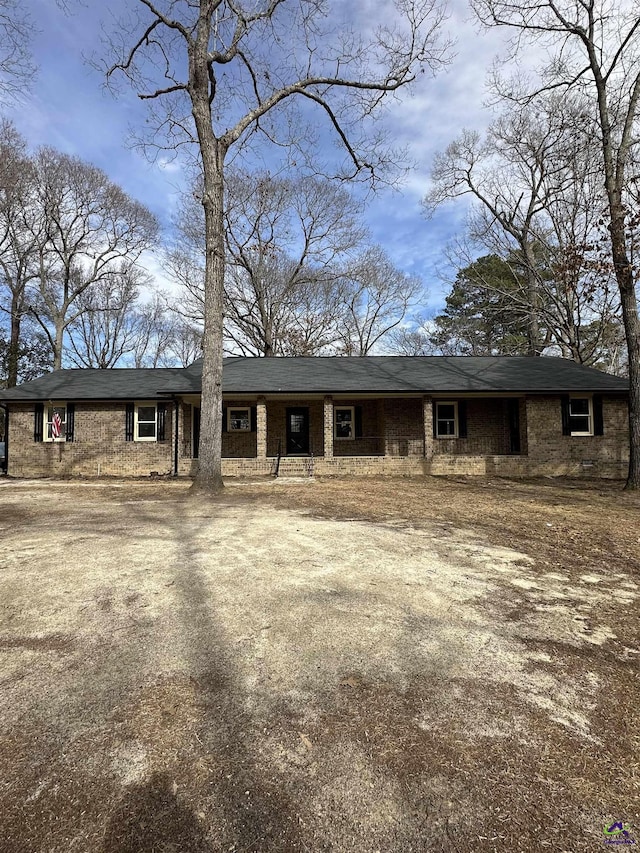 view of front of property