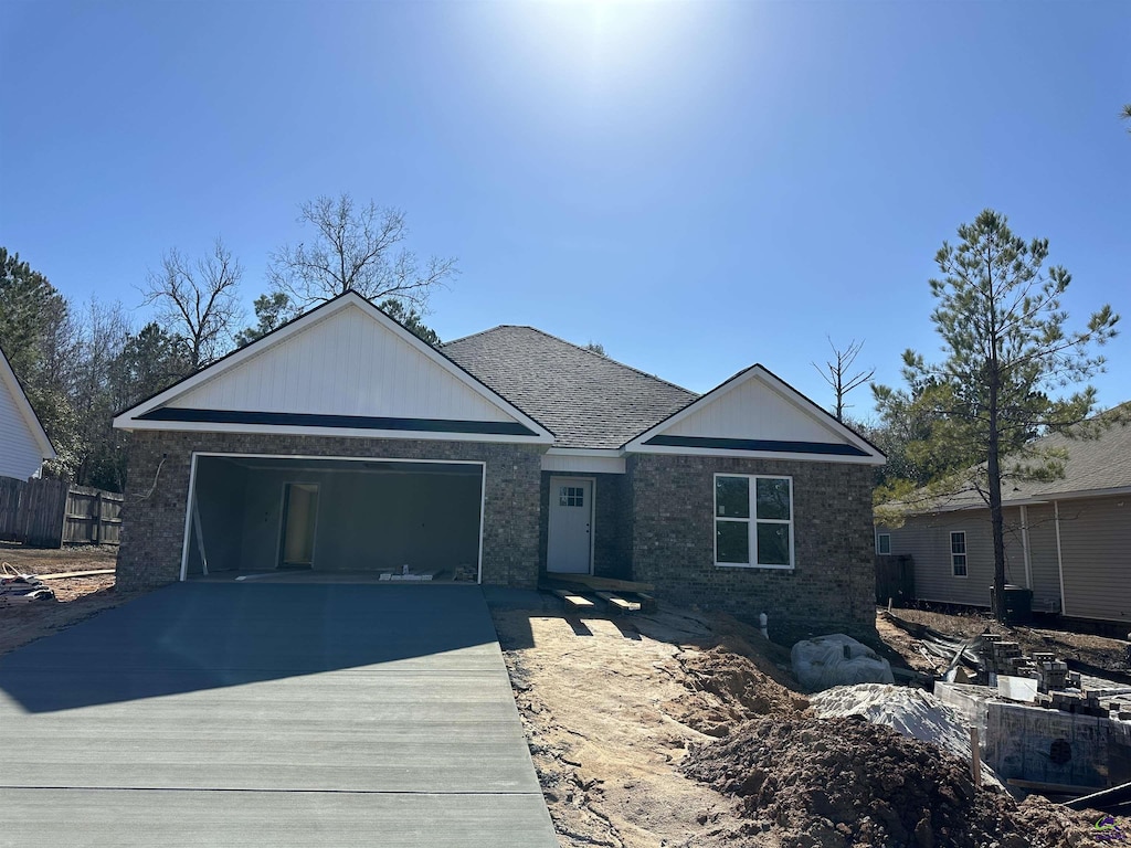 view of front of house featuring a garage