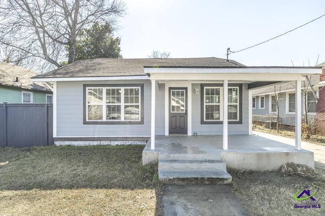 view of front of property featuring covered porch