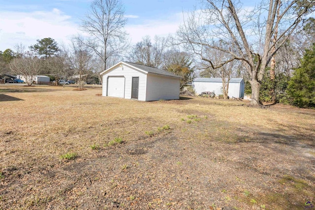 view of yard with a storage shed