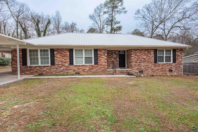 single story home with a front yard