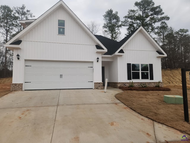 view of front of house with a garage