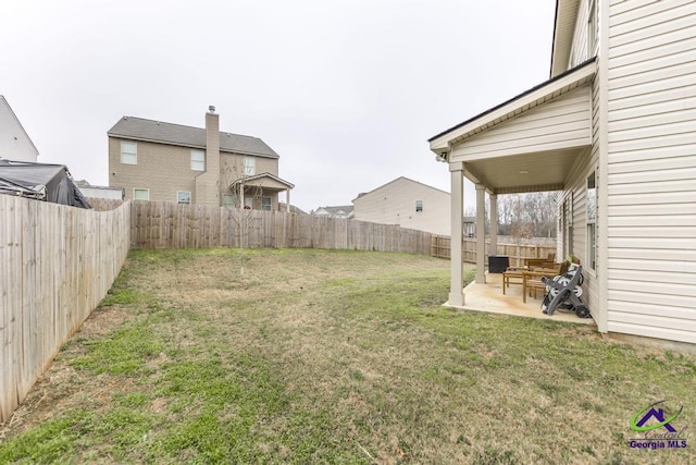 view of yard featuring a patio