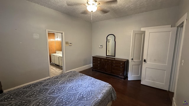 bedroom with a textured ceiling, wood finished floors, a ceiling fan, and baseboards