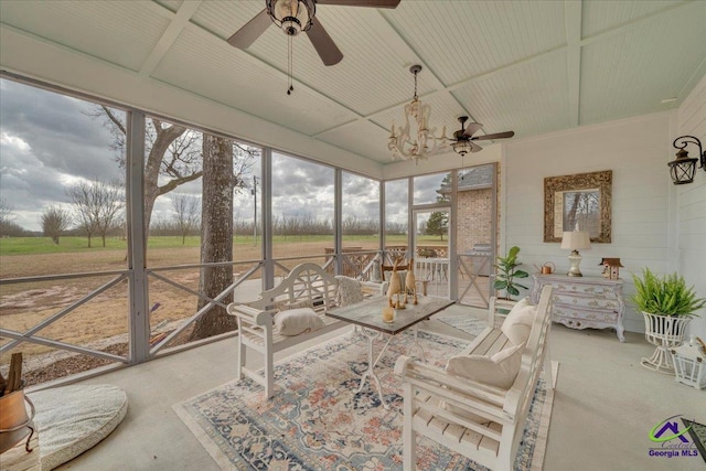 sunroom with ceiling fan