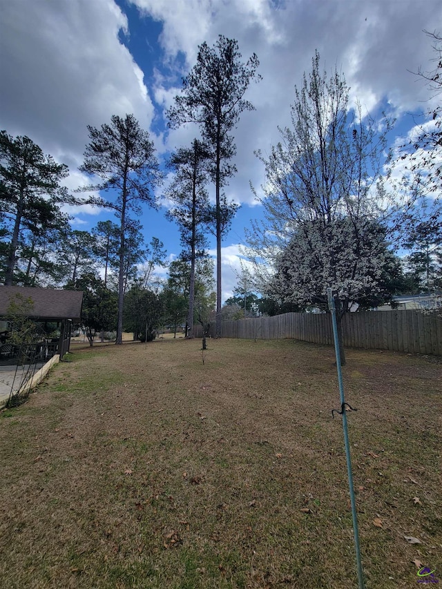 view of yard featuring fence