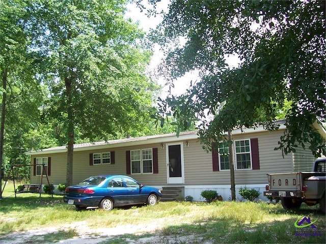 view of front facade featuring entry steps